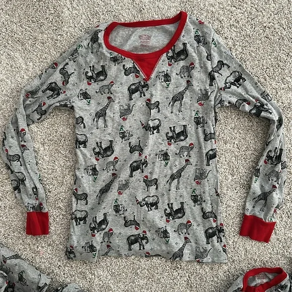 Mommy and Me Matching Christmas Pajamas - Picture 3 of 7